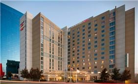 Marriott Indy Place Courtyard Exterior