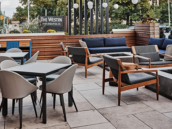 Ten Hands Social Bar & Eatery